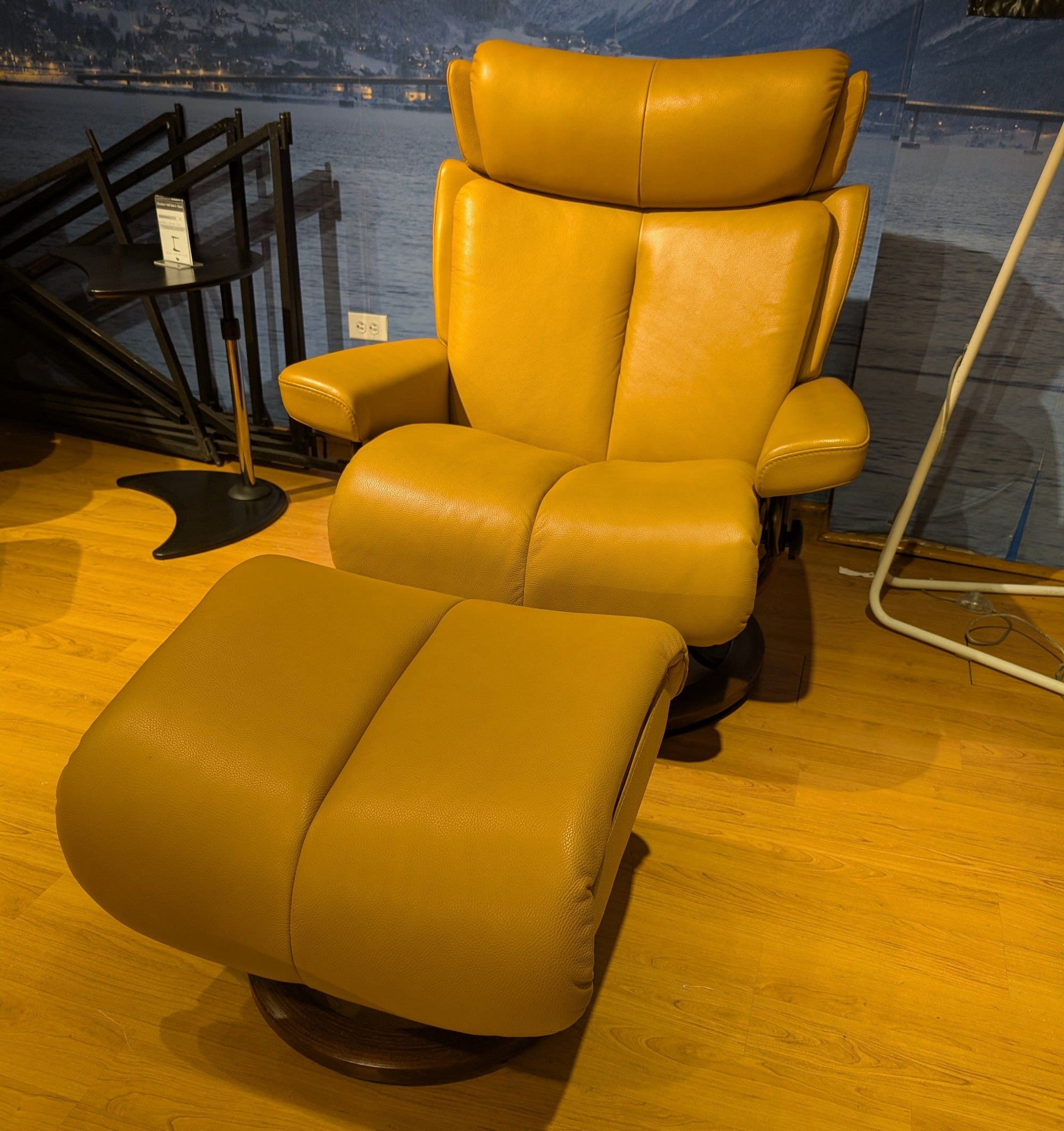 Jensen-Lewis Stressless Magic Large Recliner and Ottoman
