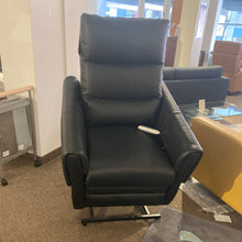 Jensen-Lewis View Lift Recliner