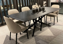 Trica Quantum Dining Table